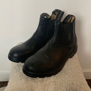 Outbound Chelsea Boots